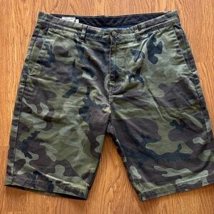 Volcom Men's Green Camouflage Cargo Shorts